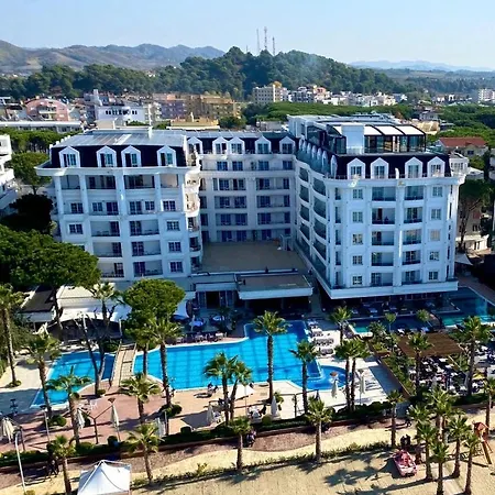 Fafa Premium Hotel & Spa-3